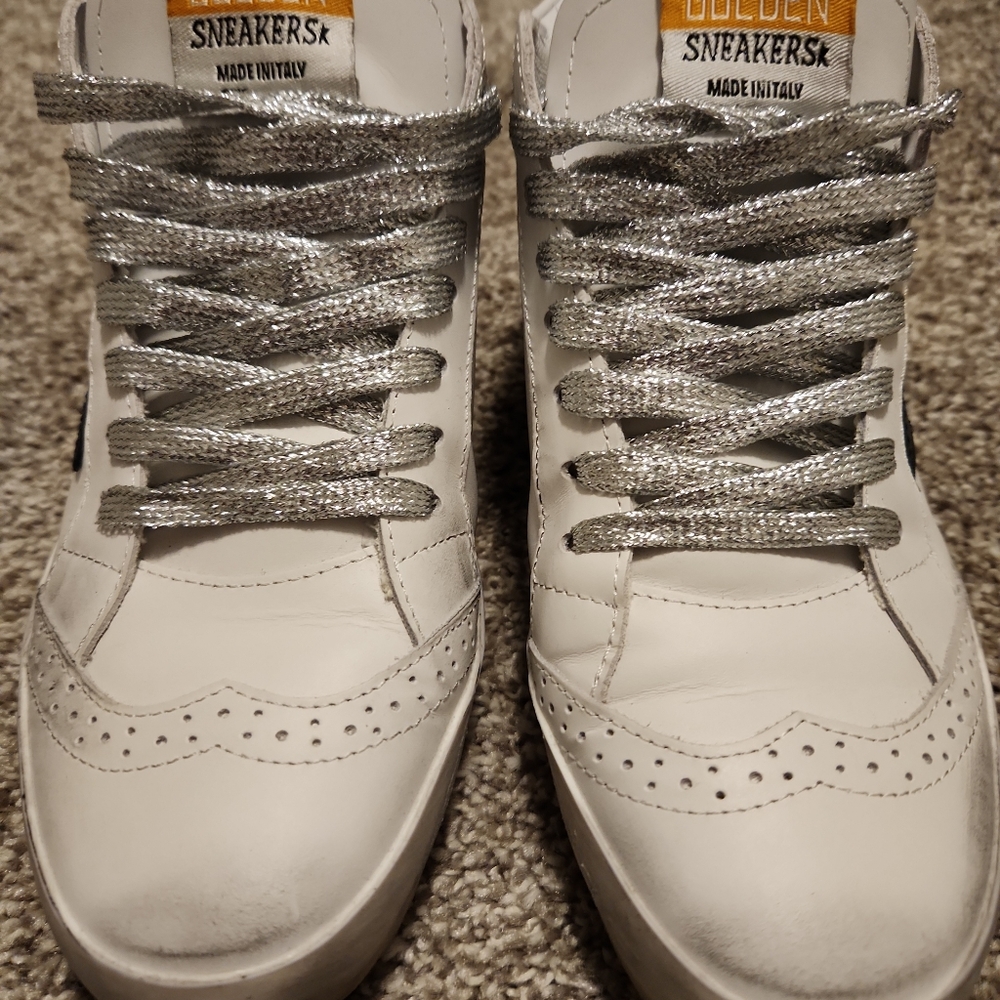 * NOT AUTHENTIC * Golden Goose sneakers.